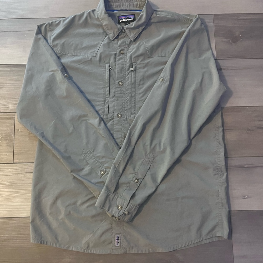 Patagonia Fly fishing Men’s M grey shirt
